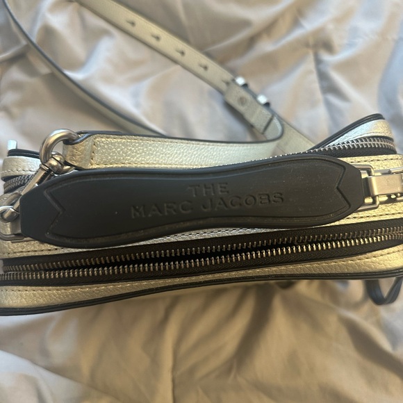 Marc Jacobs  Silver  and Black Crossbody Bag - Picture 3 of 6